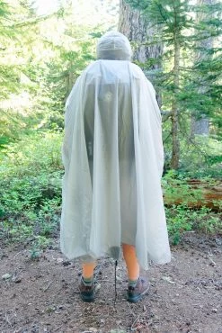 Six Moon Designs Gatewood Cape -Survie en plein air six moon design gatewood cape 04